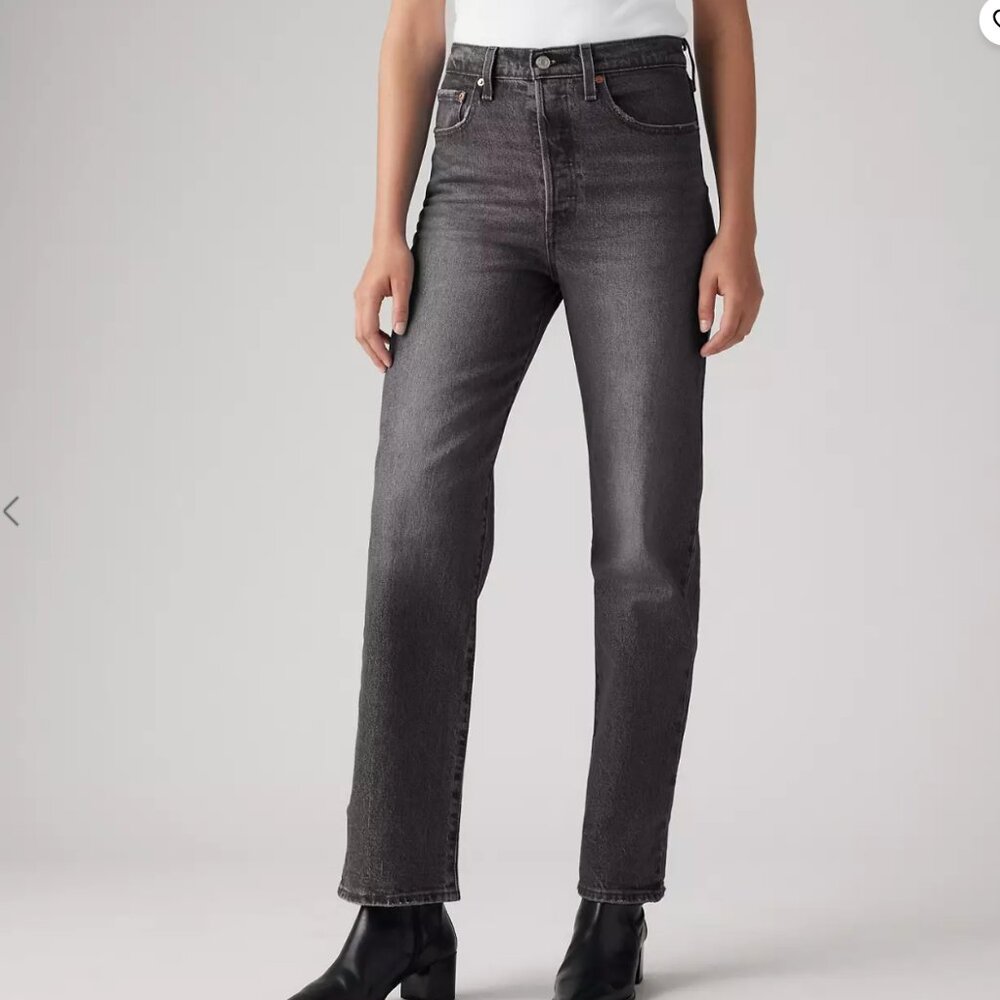 Levi's Ribcage Straight Ankle Size 30 Length 29 Wash "Worn Black"